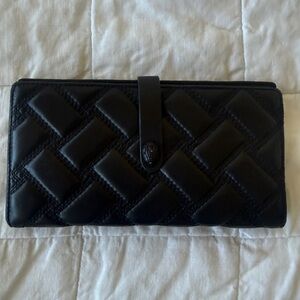 Elegant Black Quilted Women's Clutch